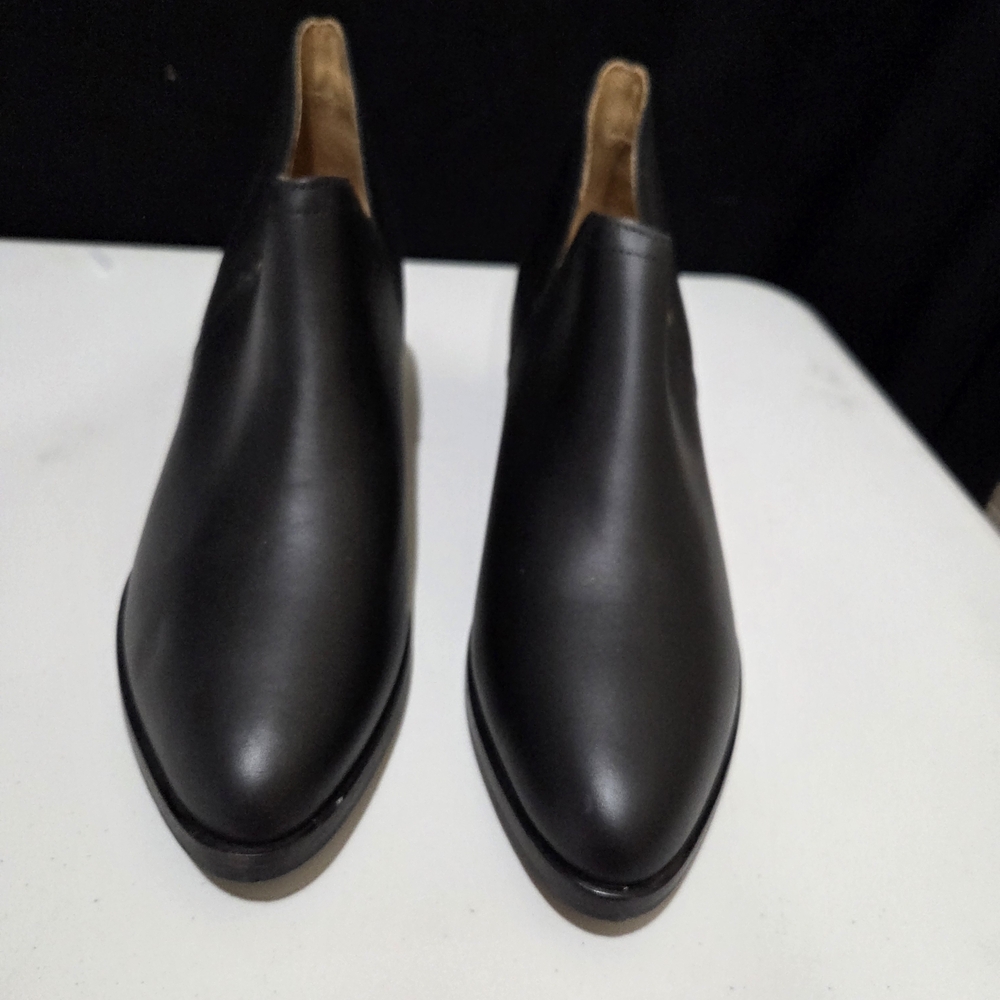 Nisolo Sleek Black Leather Booties